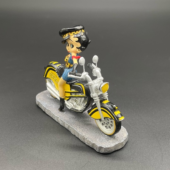Bradford Exchange Betty Boop Born to Ride Collection Born to be Boop Figurine - Picture 4 of 15
